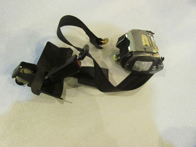 2006 Audi S4 LH Driver Rear Seat Belt & Buckles