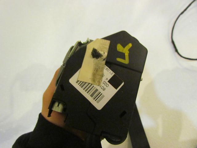 2006 Audi S4 LH Driver Rear Seat Belt & Buckles