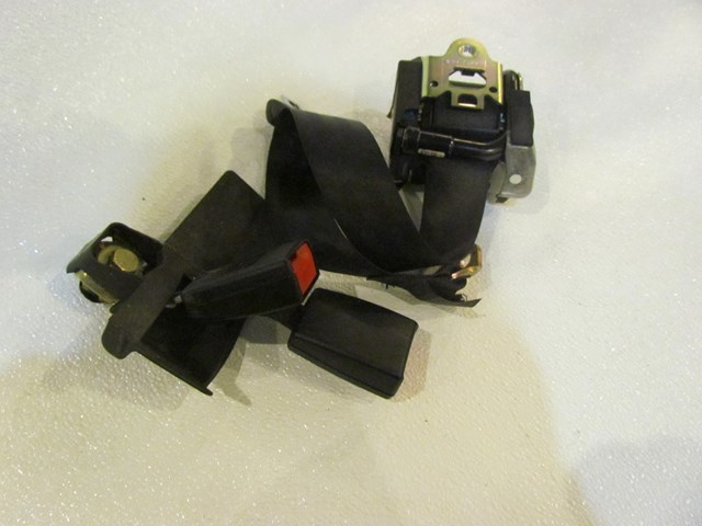 2006 Audi S4 LH Driver Rear Seat Belt & Buckles