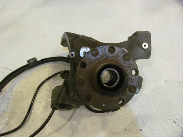 2006 Audi S4 RH Passenger Rear Spindle w/ABS Sensor