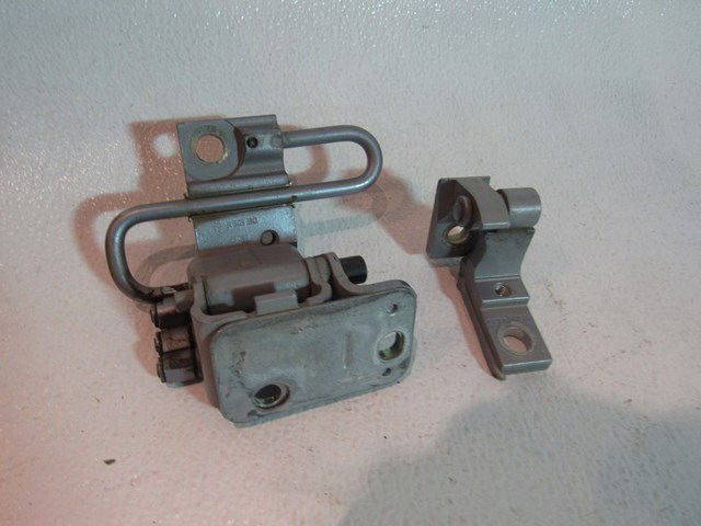 2006 Audi S4 LH Driver Front Door Hinges