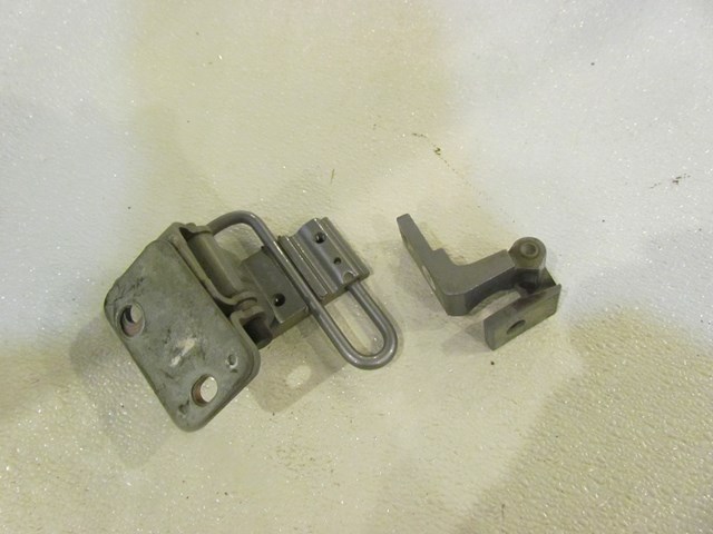 2006 Audi S4 LH Driver Rear Door Hinges