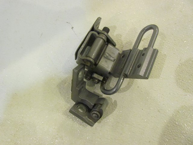 2006 Audi S4 RH Passenger Rear Door Hinges