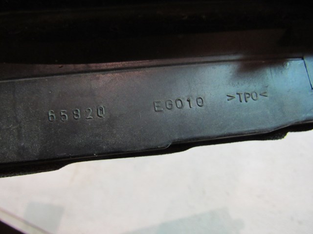 2007 Infiniti M35 RH Passenger Hood / Fender Seal OEM 65820EG010