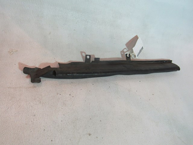 2007 Infiniti M35 RH Passenger Hood / Fender Seal OEM 65820EG010