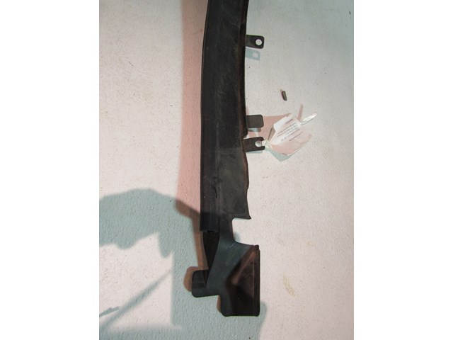 2007 Infiniti M35 LH Driver Hood / Fender Seal OEM 65821 EG010