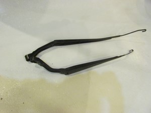 2006 Infiniti M35 Windshield Washer Arm Set