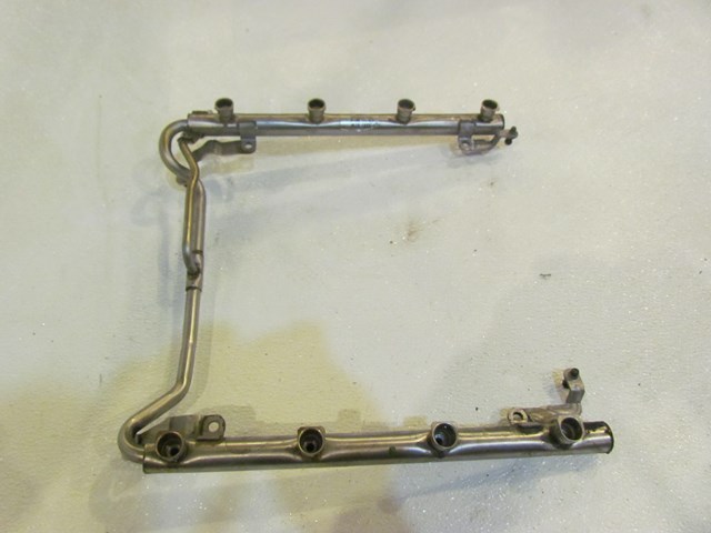 2006 Audi S4 Fuel Rail 079 133 681