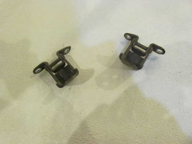 2007 Infiniti M35 RH Passenger Front Door Hinges