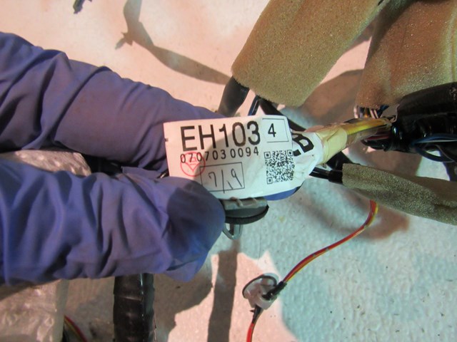 2006 2007 Infiniti M35 LH Driver Front Door Wiring 24125 EH103