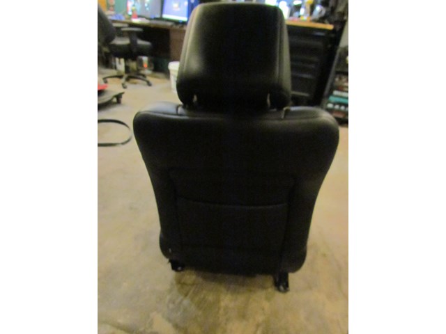 2007 Infiniti M35S Sport RH Passenger Front Seat