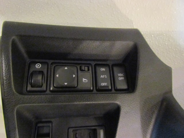 2007 Infiniti M35 LH Lower Dash Panel Start/Stop Button