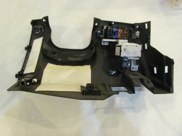 2007 Infiniti M35 LH Lower Dash Panel Start/Stop Button