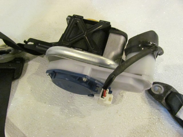 2007 Infiniti M35 Front LH Driver Seat Belt