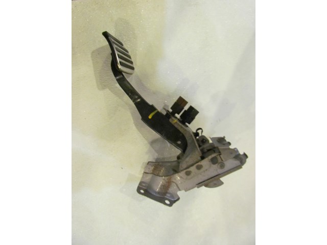 2007 Infiniti M35 AT Brake Pedal