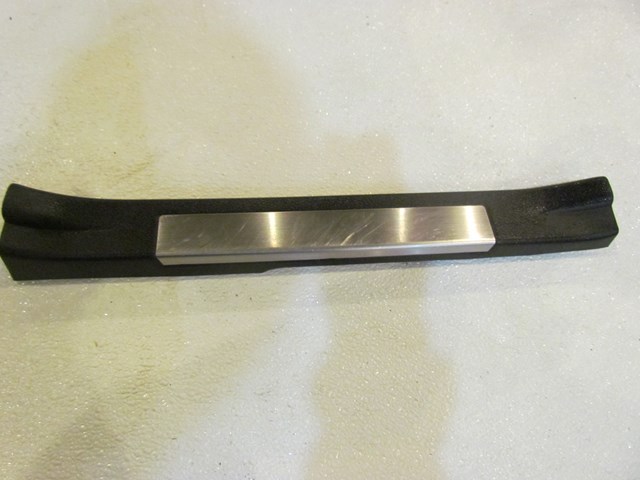 2007 Infiniti M35 Rear RH Pass Door Sill 796B6 EG000