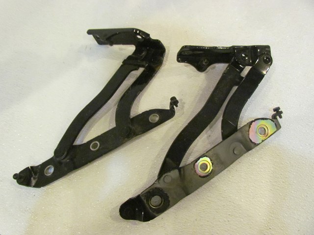 2007 Infiniti M35 Trunk Hinges Set