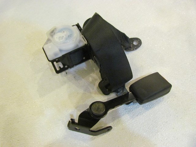 2007 Infiniti M35 Rear LH Driver Seat Belt & Buckle