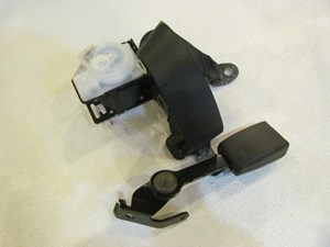 2007 Infiniti M35 Rear LH Driver Seat Belt & Buckle