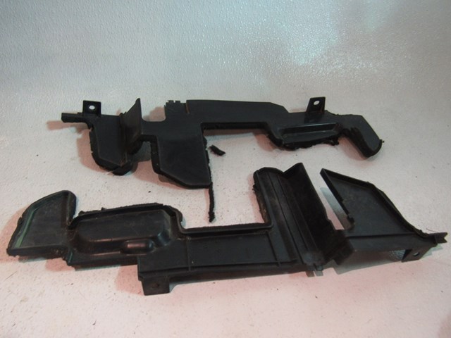 2007 Infiniti M35 RH & LH Radiator Air Duct Set