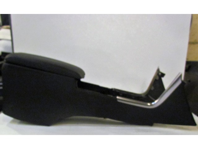 2007 Infiniti M35 Center Console 