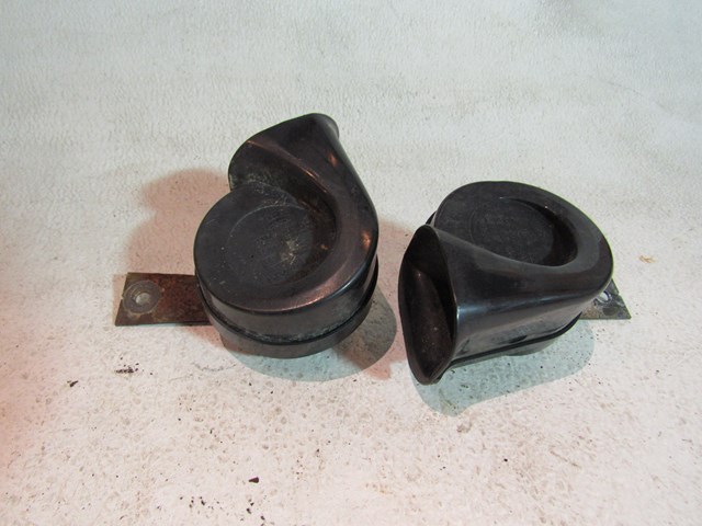 2007 Infiniti M35 Horn Set