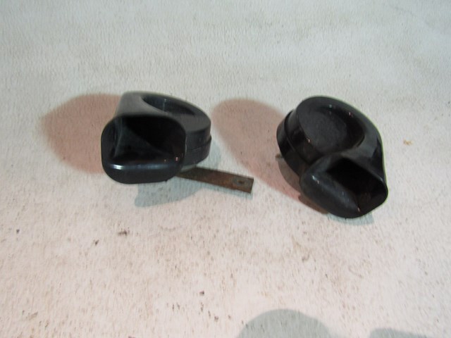 2007 Infiniti M35 Horn Set