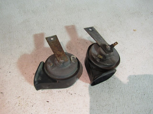 2007 Infiniti M35 Horn Set