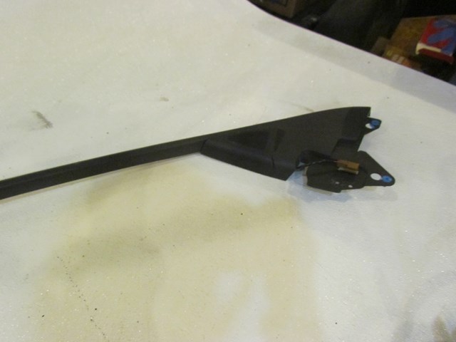 2007 Infiniti M35 LH Driver Front Window Trim w/Tweeter