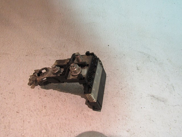 2007 Infiniti M35 Positive Battery Terminal