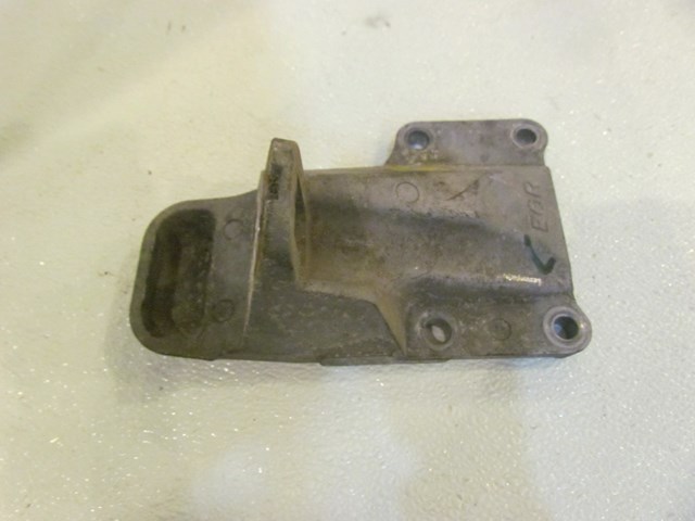 2007 Infiniti M35 RH Passenger Engine Mount