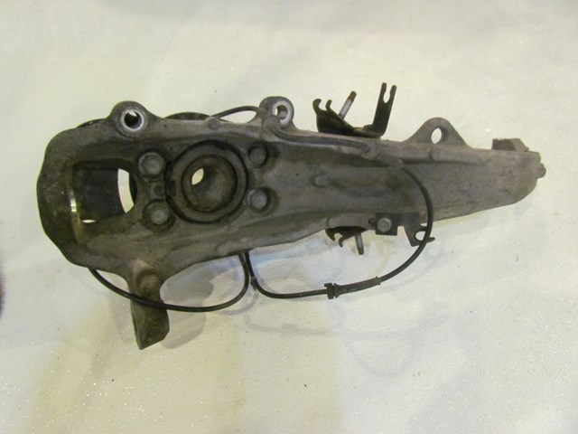 2007 Infiniti M35 Front RH Passenger Spindle