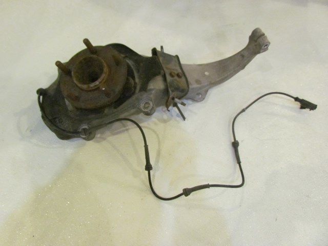 2007 Infiniti M35 Front RH Passenger Spindle