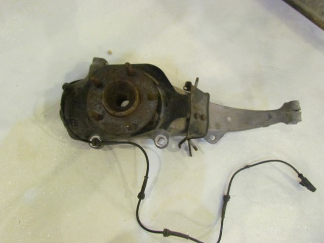 2007 Infiniti M35 Front RH Passenger Spindle