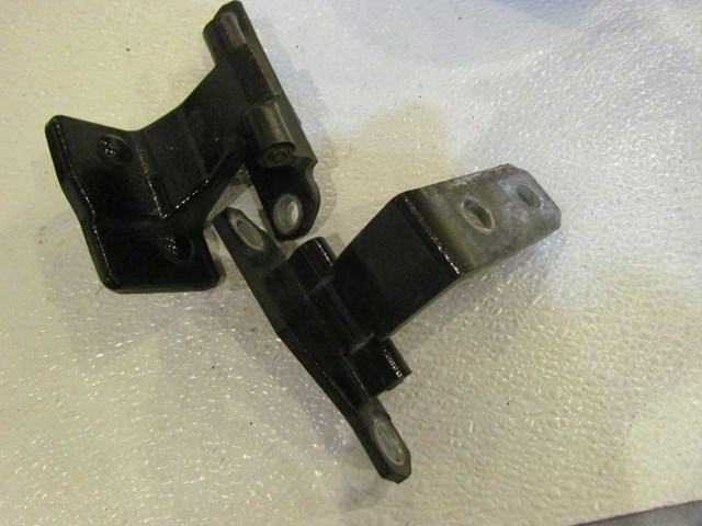 2007 Infiniti M35 S Rear RH Passenger Door Hinges
