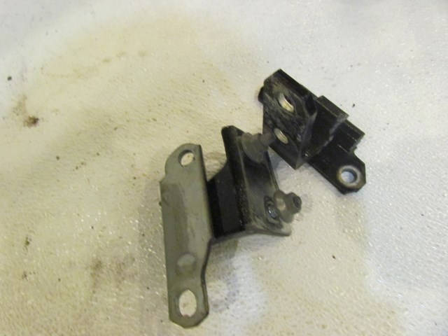 2007 Infiniti M35 Rear LH Driver Door Hinges