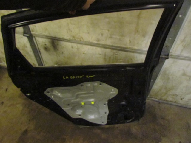 2007 Infiniti M35 S Rear LH Driver Door Shell