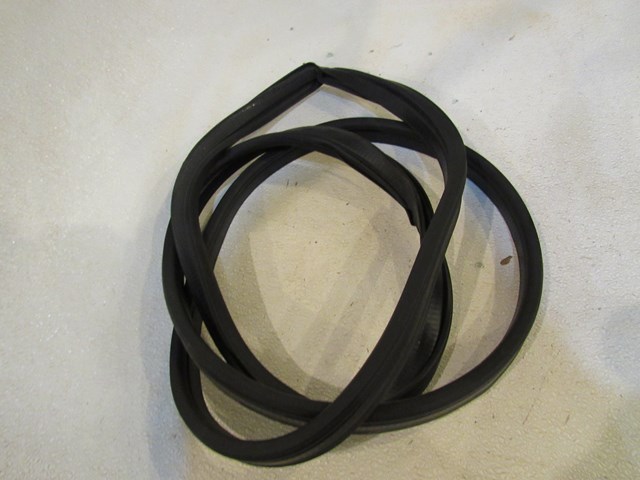 2012 Infiniti G37 Coupe Trunk Body Seal