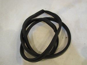 2012 Infiniti G37 Coupe Trunk Body Seal