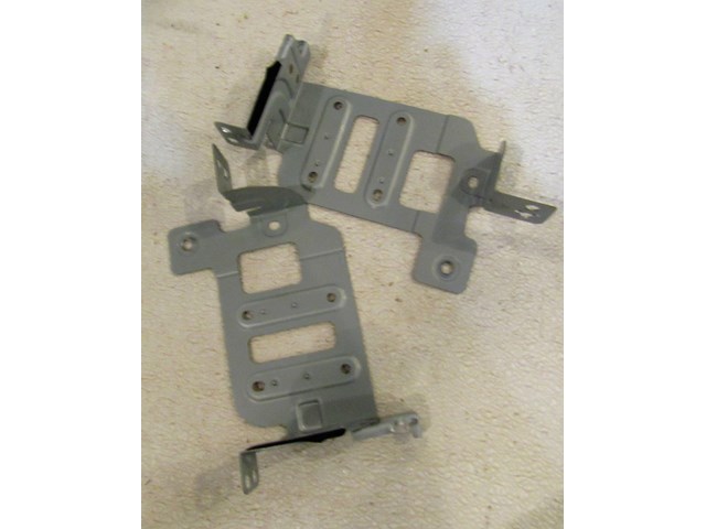 2012 Infiniti G37 Coupe Radio Brackets