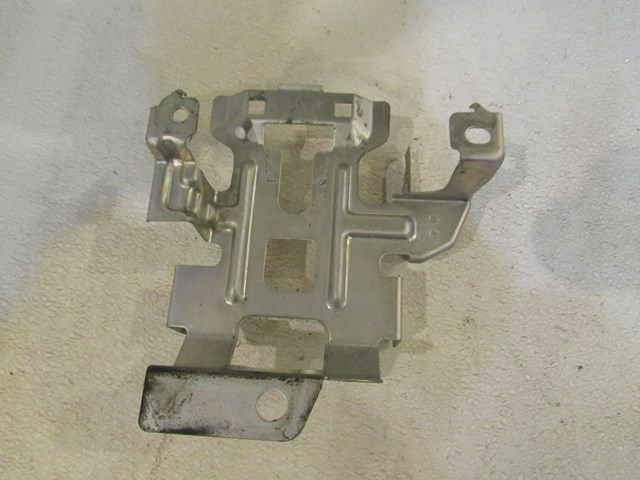2012 Infiniti G37 Coupe IPDM Bracket