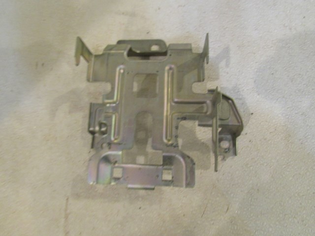 2012 Infiniti G37 Coupe IPDM Bracket