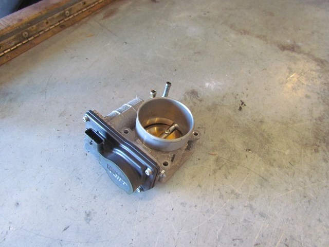 2010 Infiniti G37x Sedan LH Driver Throttle Body