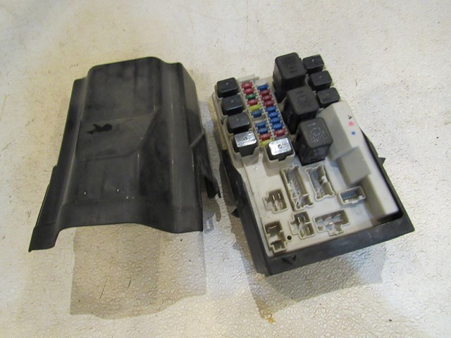 2007 Nissan 350z IPDM Fuse Box 284B7CD71A