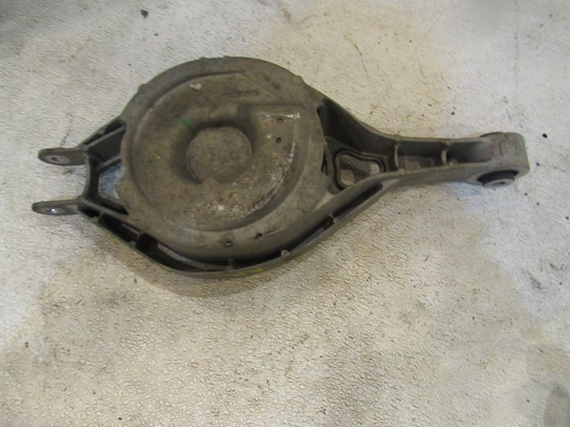 2007 Nissan 350z Convertible Rear RH Lower Control Arm Spring Cup