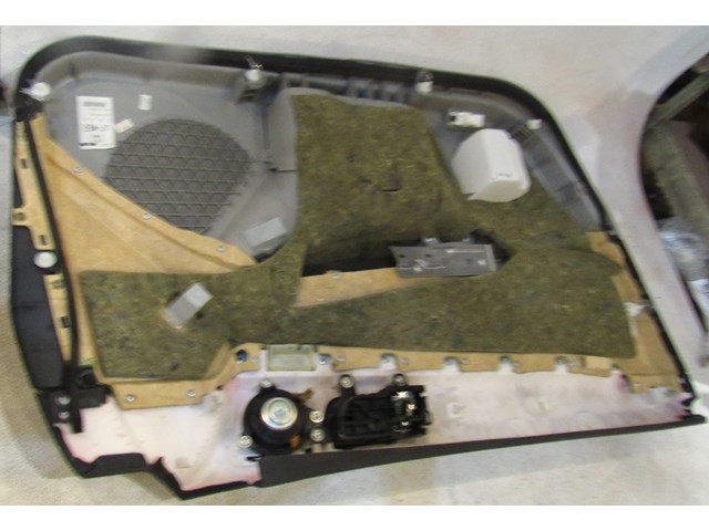 2007 Infiniti G35 Sedan Front RH Pass Door Panel