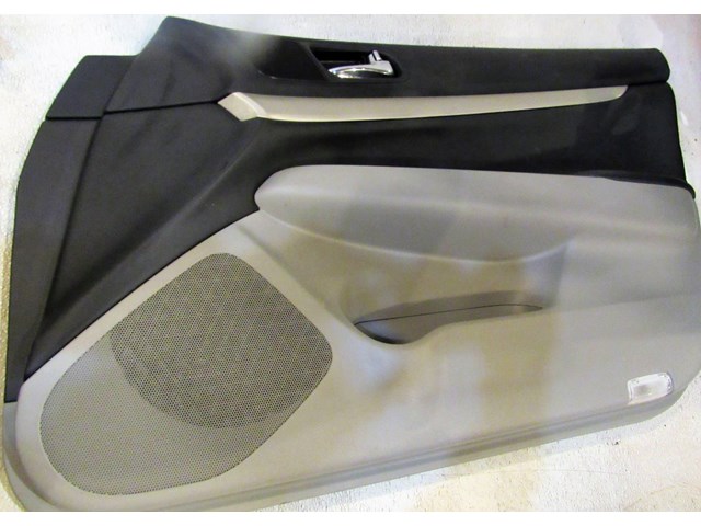 2007 Infiniti G35 Sedan Front RH Pass Door Panel