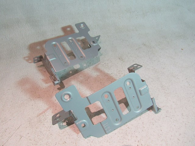 2007 2008 Infiniti G35 Sedan Radio Bracket Set 
