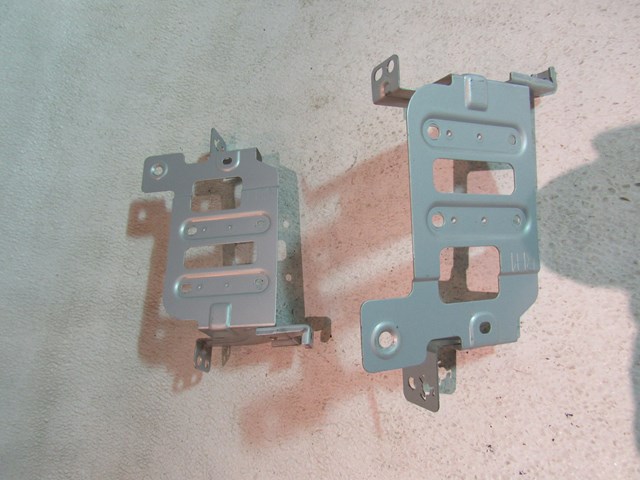 2007 2008 Infiniti G35 Sedan Radio Bracket Set 