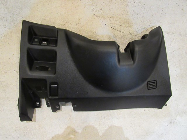 2007 Infiniti G35X Sedan LH Driver Knee Trim Without Key Receiver 